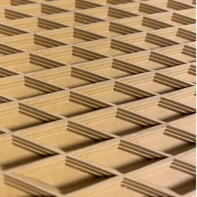 Cintur&oacute;n superior de diamante de color marr&oacute;n