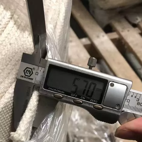 Cintur&oacute;n transportador de algod&oacute;n blanco