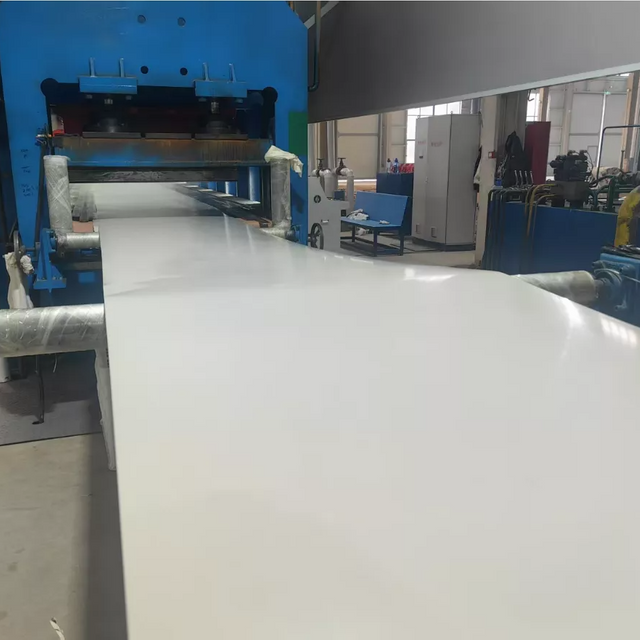 Cintur&oacute;n transportador de goma blanca de grado alimenticio