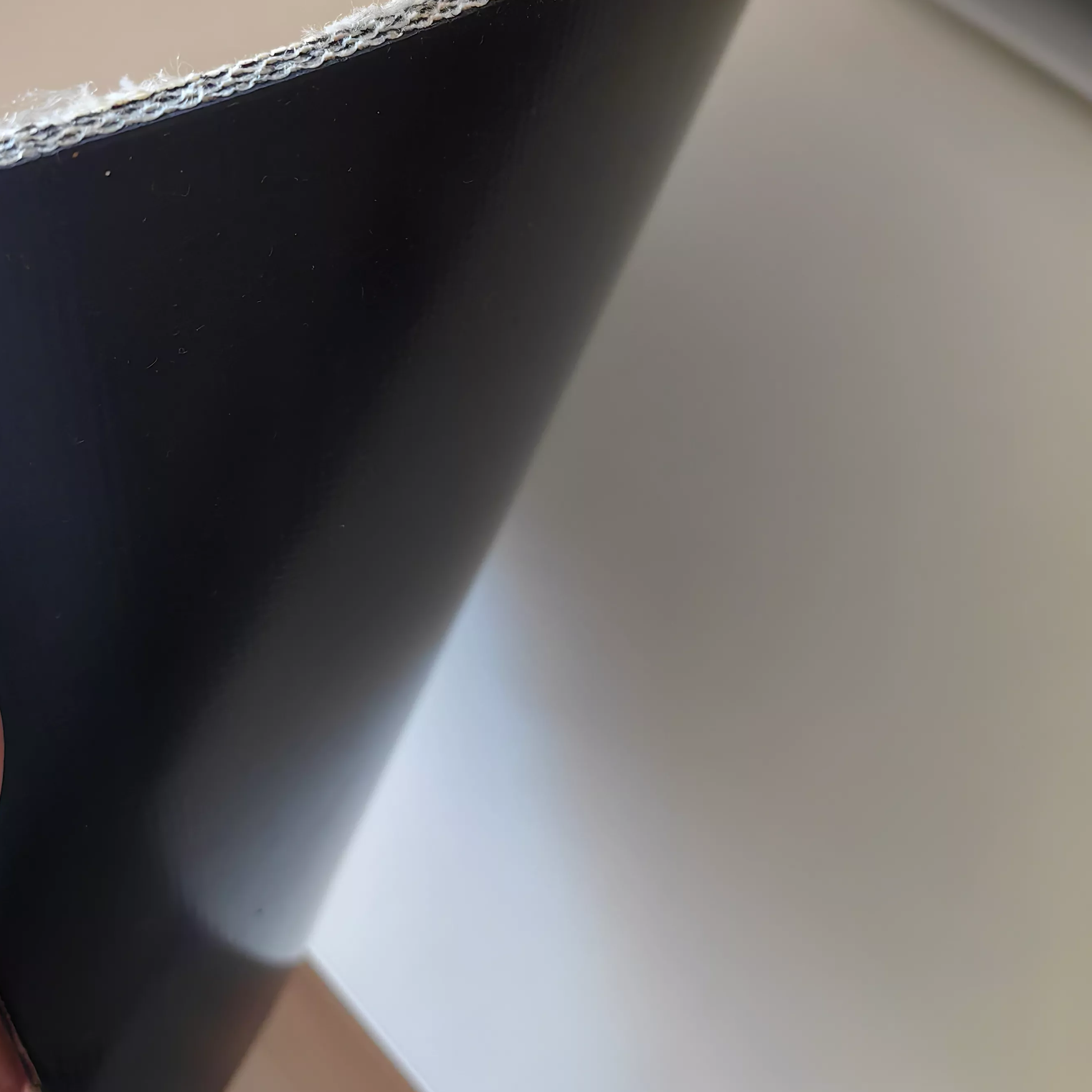 Caldo caliente y cediendo de agua